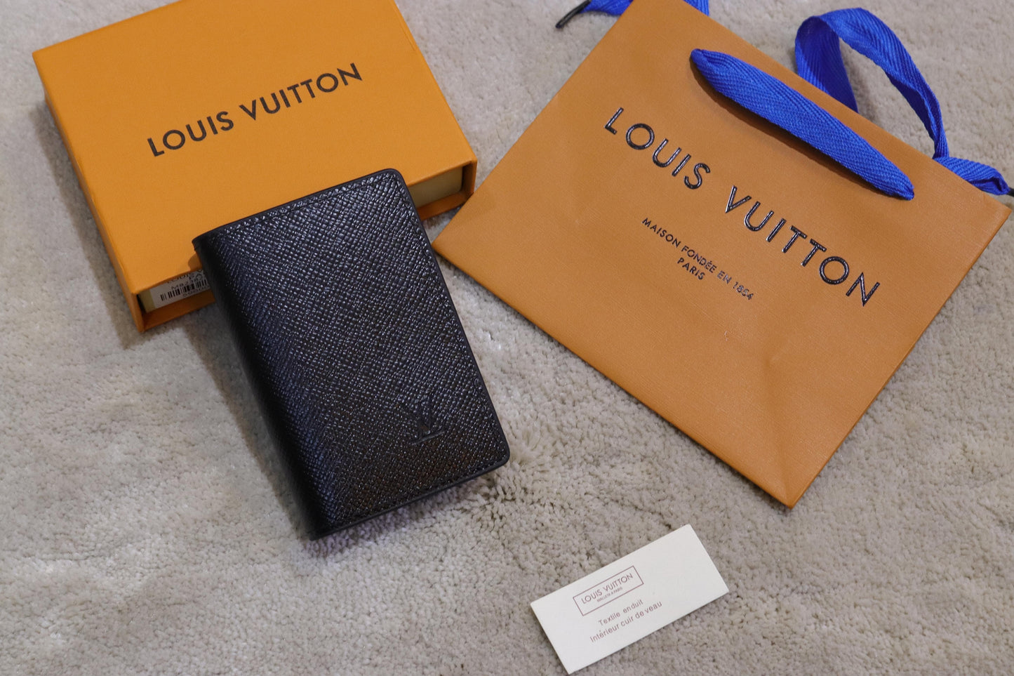 LV card wallet