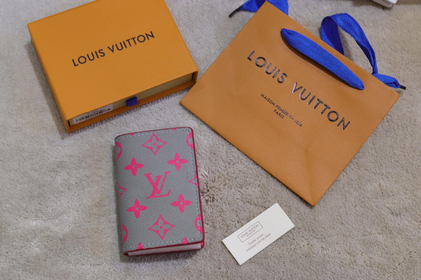 LV card wallet
