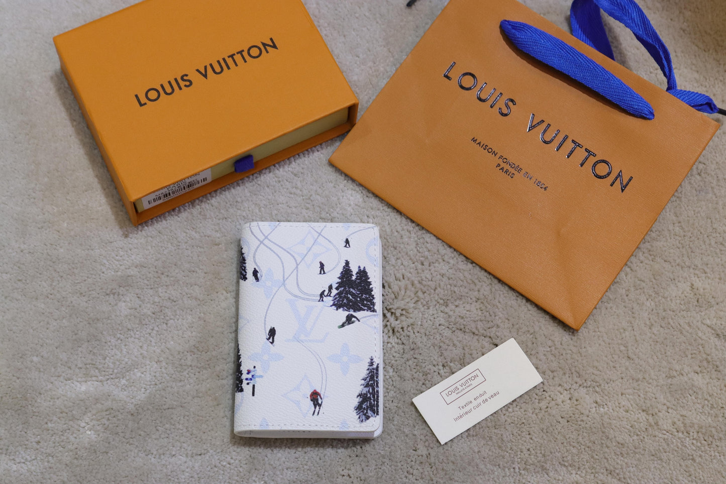 LV card wallet
