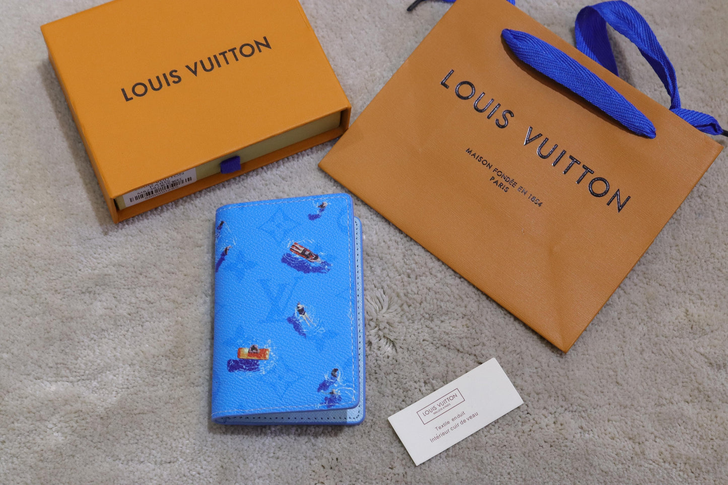 LV card wallet