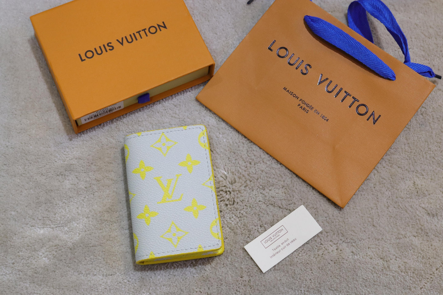 LV card wallet