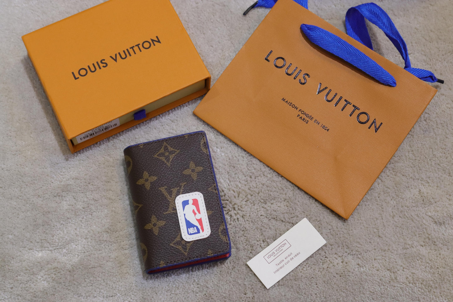 LV card wallet