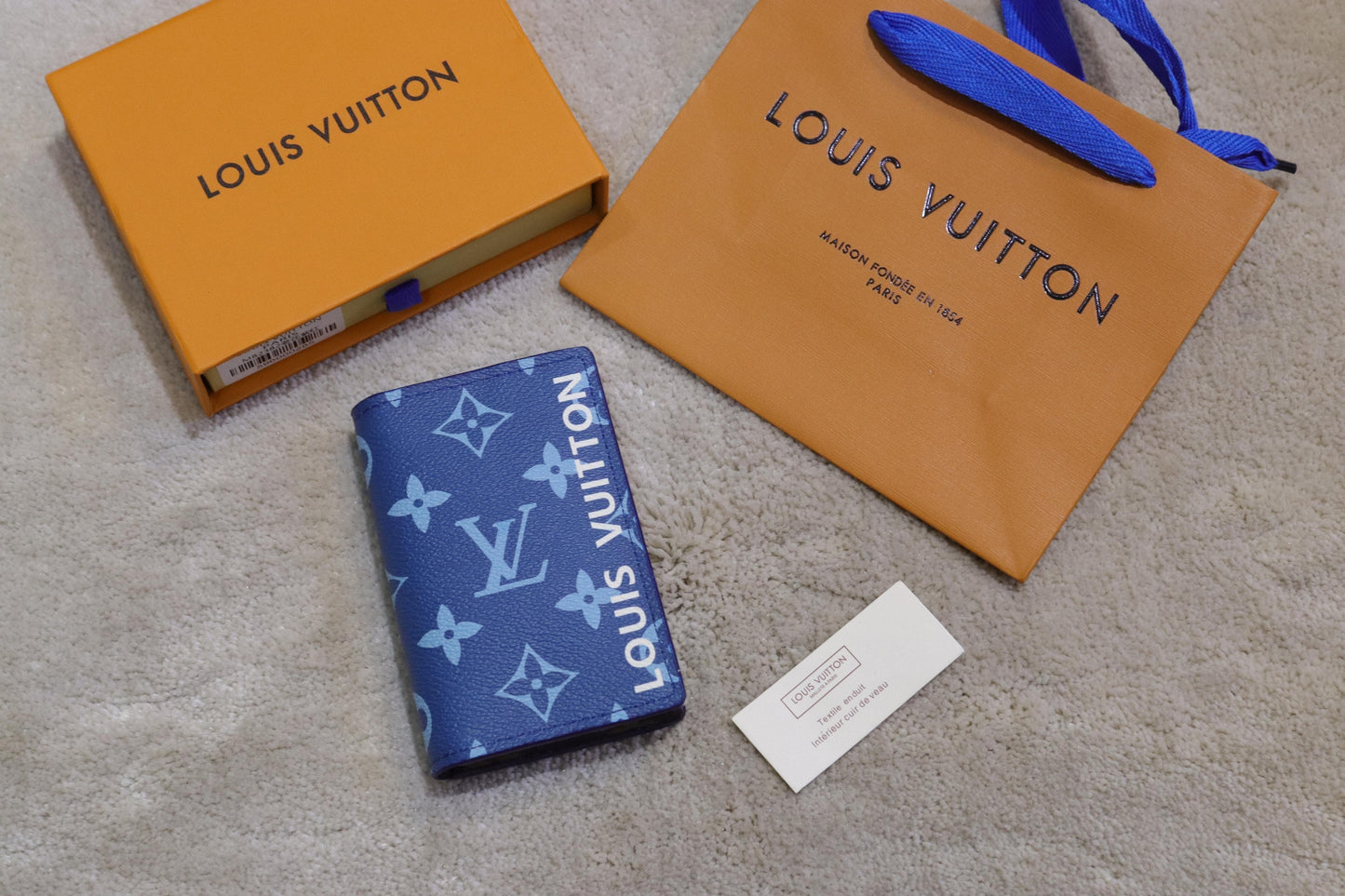 LV card wallet