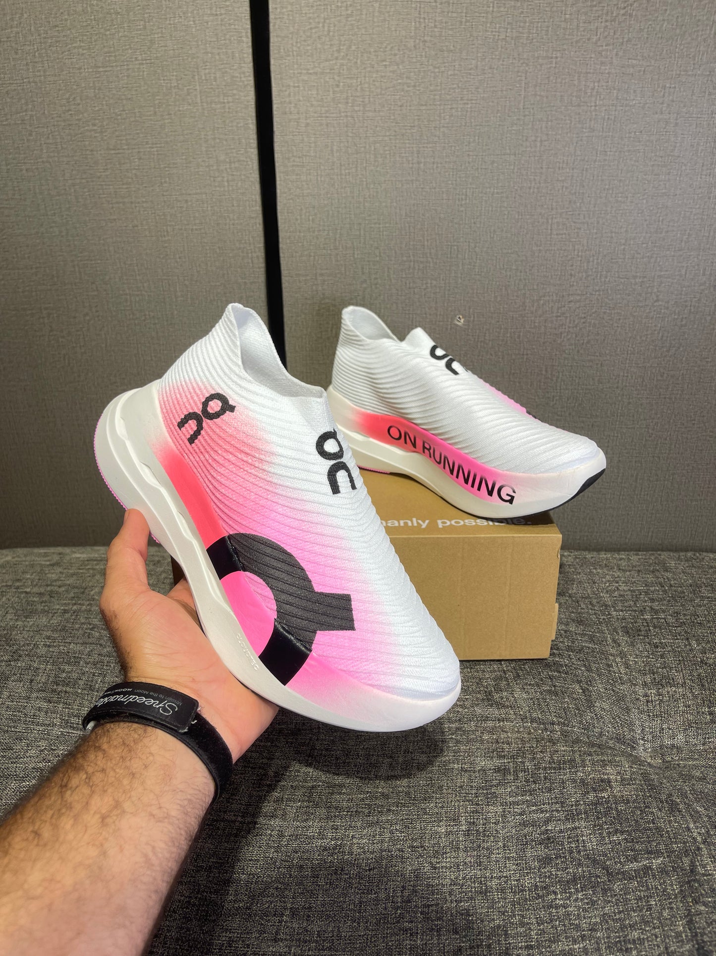 On CloudBoom Strike LS Pink