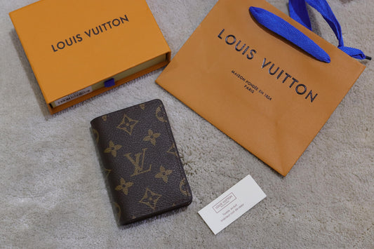 LV card wallet