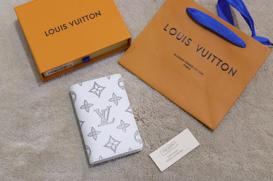 LV card wallet