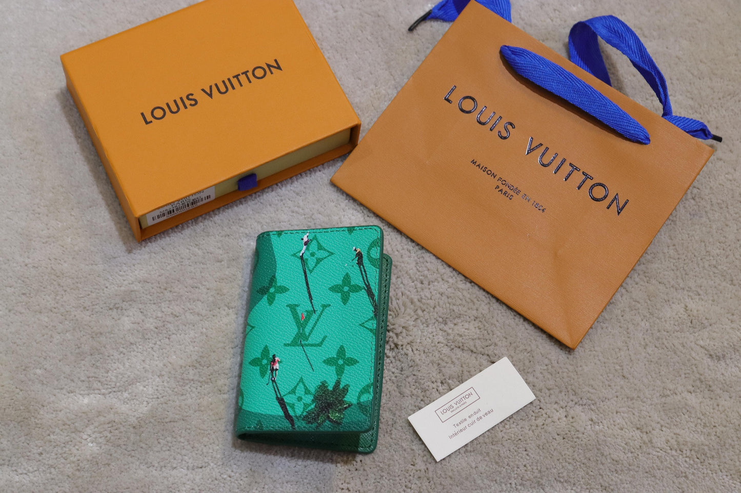 LV card wallet