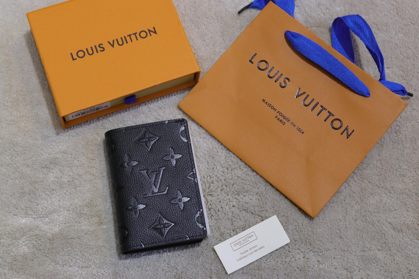 LV card wallet