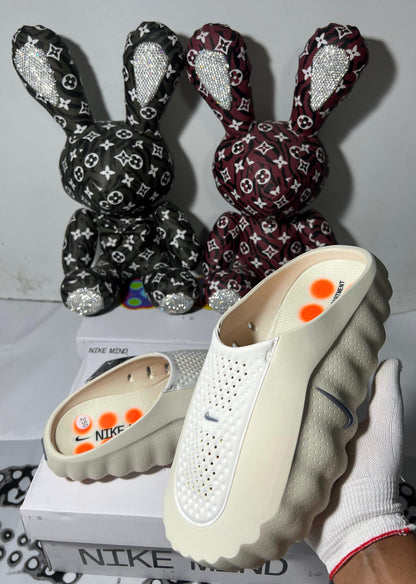 Nike Mind 001 Mules 💡 light bone