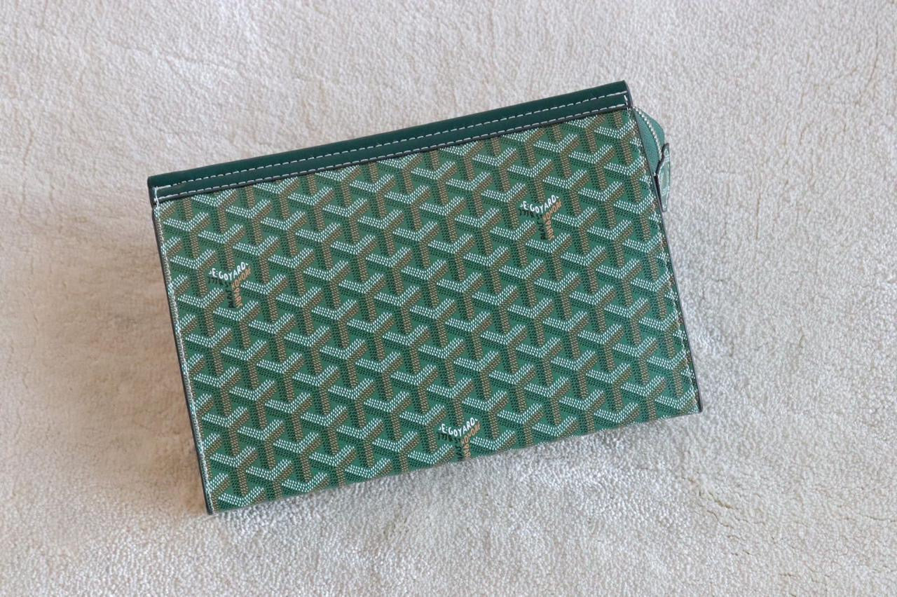 Goyard pouch Green