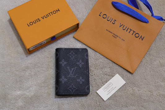 LV card wallet