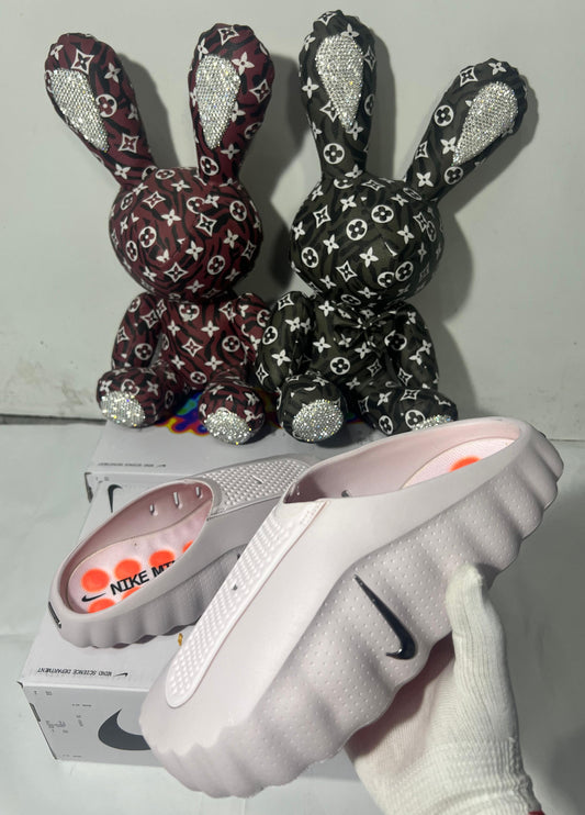 Nike Mind 001 mules in a "Pearl Pink"🌸