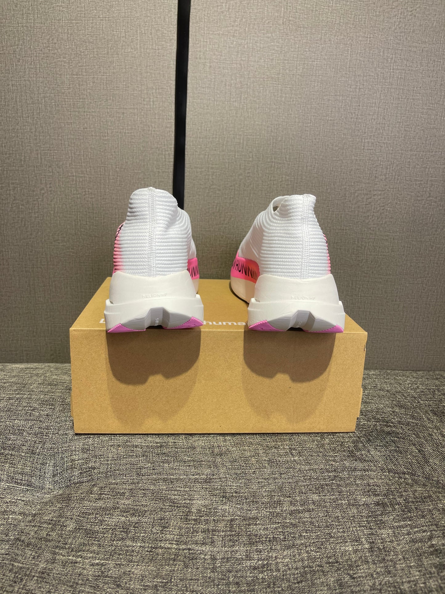 On CloudBoom Strike LS Pink