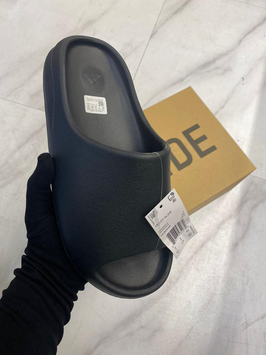 Yeezys Slide Black